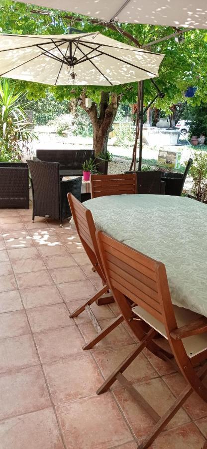 Mas Du Puits Blanc Bed and Breakfast Sernhac Εξωτερικό φωτογραφία